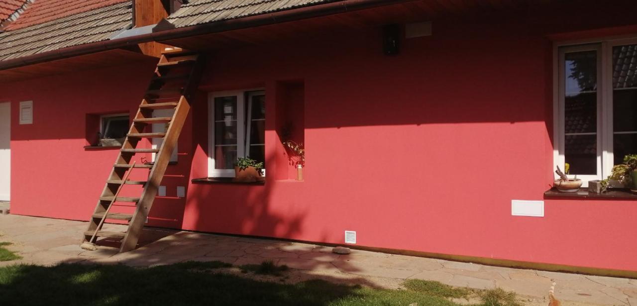 Keramický a výtvarný ateliér Konešín Konesin Exterior foto
